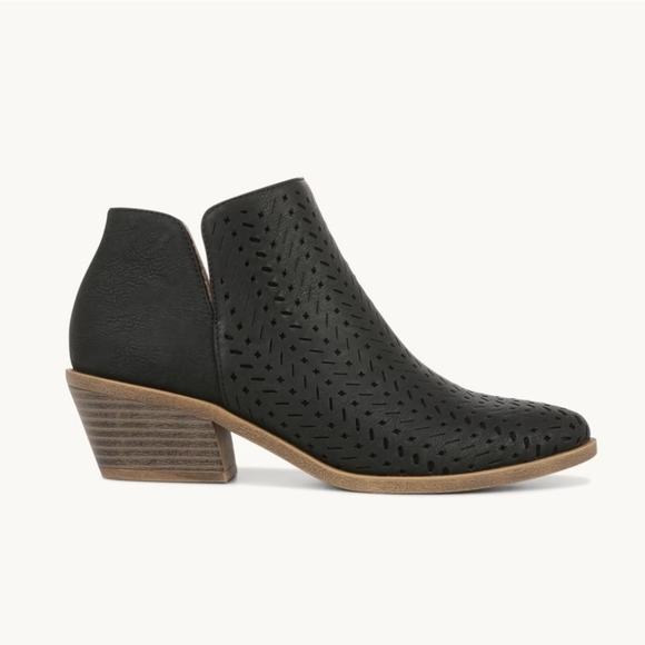 LifeStride Payton Ankle Boot - Picture 2 of 13